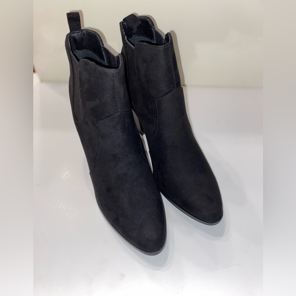Women’s black ankle booties
